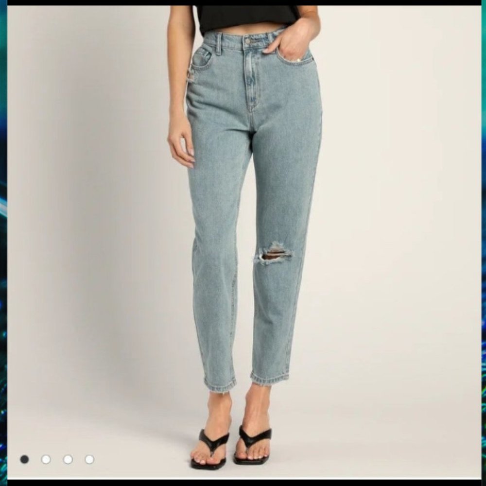 Popular Table Medium Wash High Rise Distressed Denim Jeans